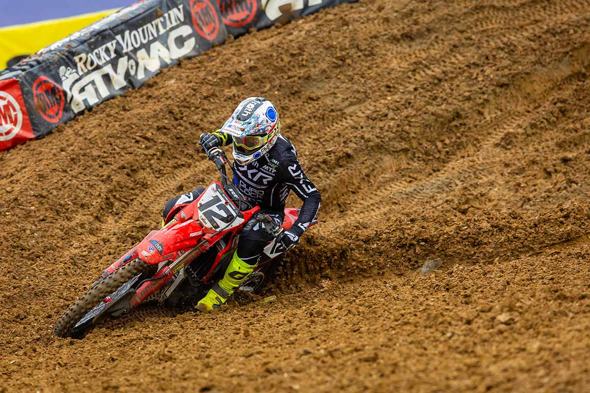 Quad Lock Honda Places Four Riders in Nashville 450SX Main Event!